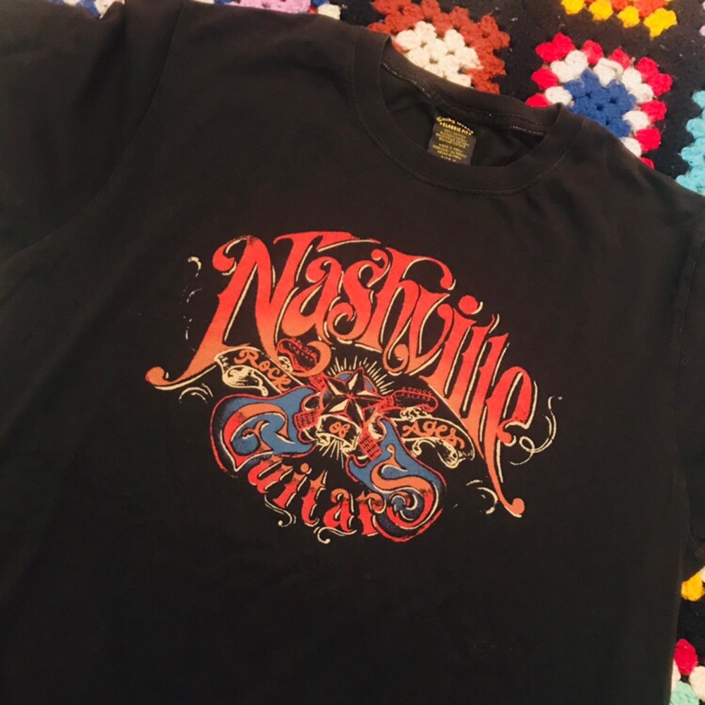 Vintage lucky brand Nashville guitars shirt